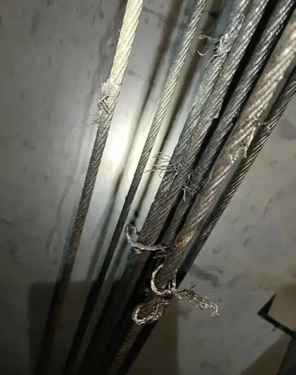 全电配资 2人切割小区23部电梯钢绳，有啥法律后果？律师解读→